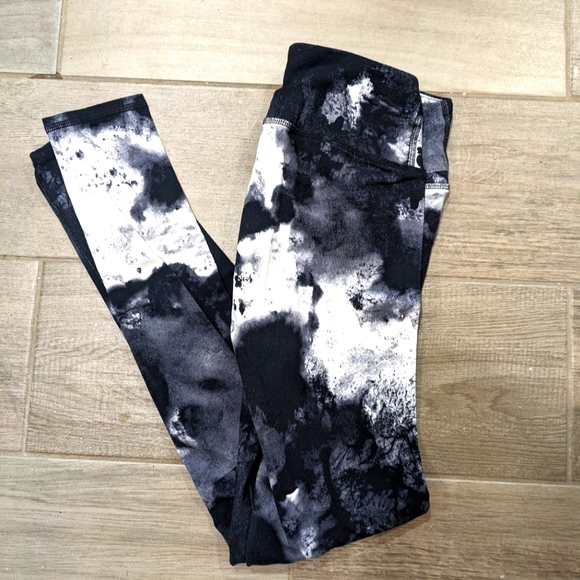 Alo Leggings - Picture 1 of 3